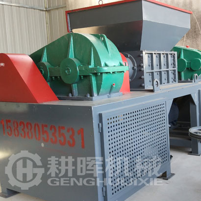 1000型撕碎機現場1米剪切式粉碎機