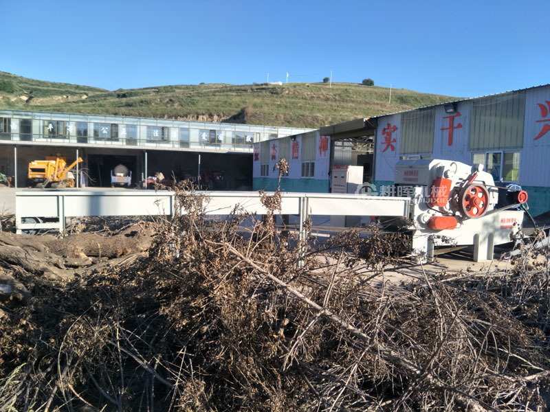 800型綜合破碎機現場