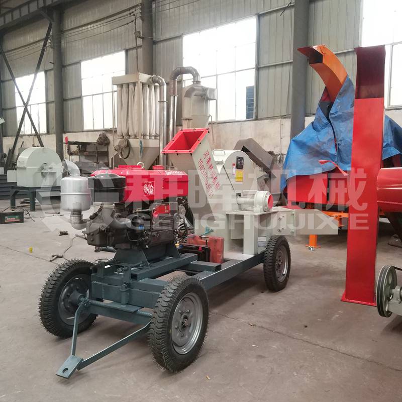 小型移動柴油木片機小型水平進料木片機