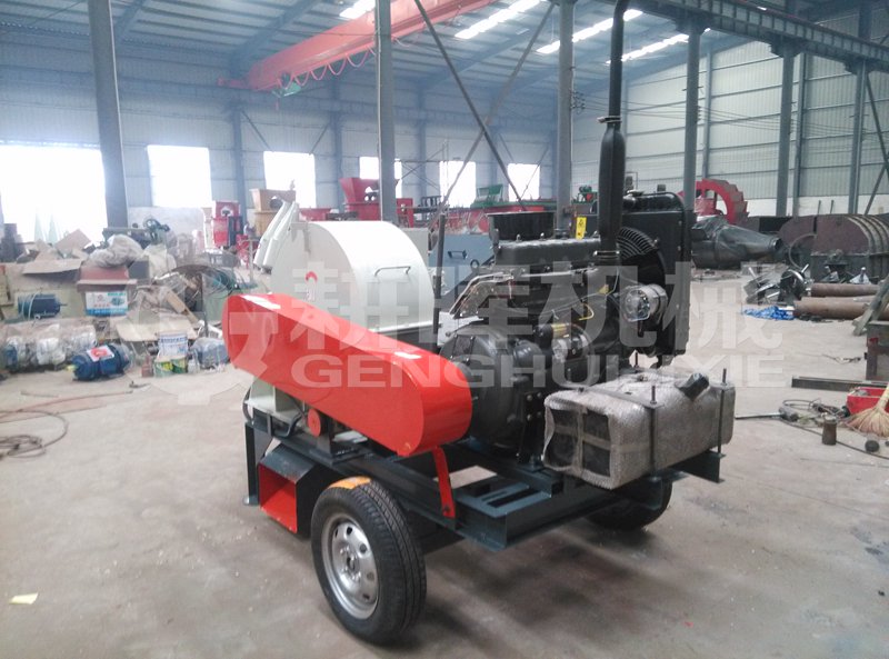 5CM以內(nèi)細料專用食用菌鋸末機GH800移動碎枝木削機