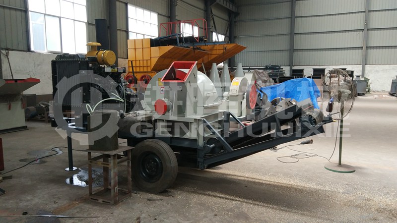 移動柴油帶輸送機的菇木粉碎機GH1000移動柴油自