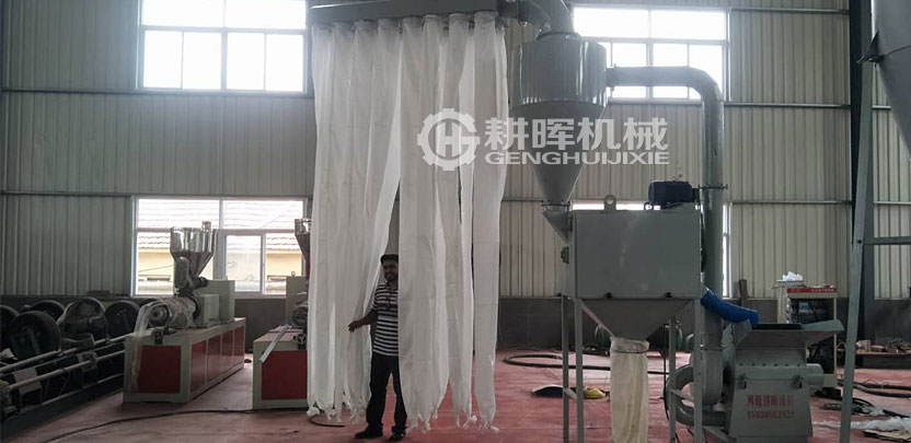 山東木塑木粉機現場