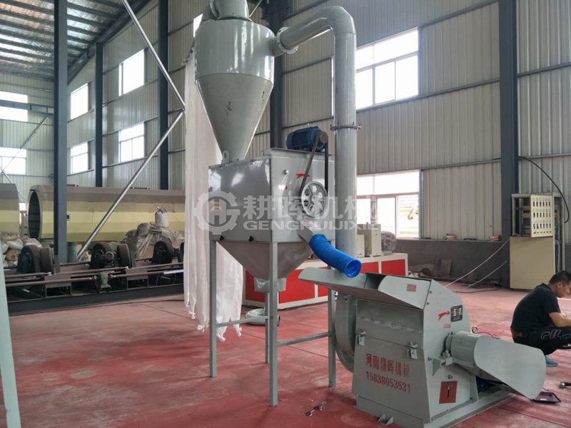 山東木塑木粉機(jī)現(xiàn)場(chǎng)