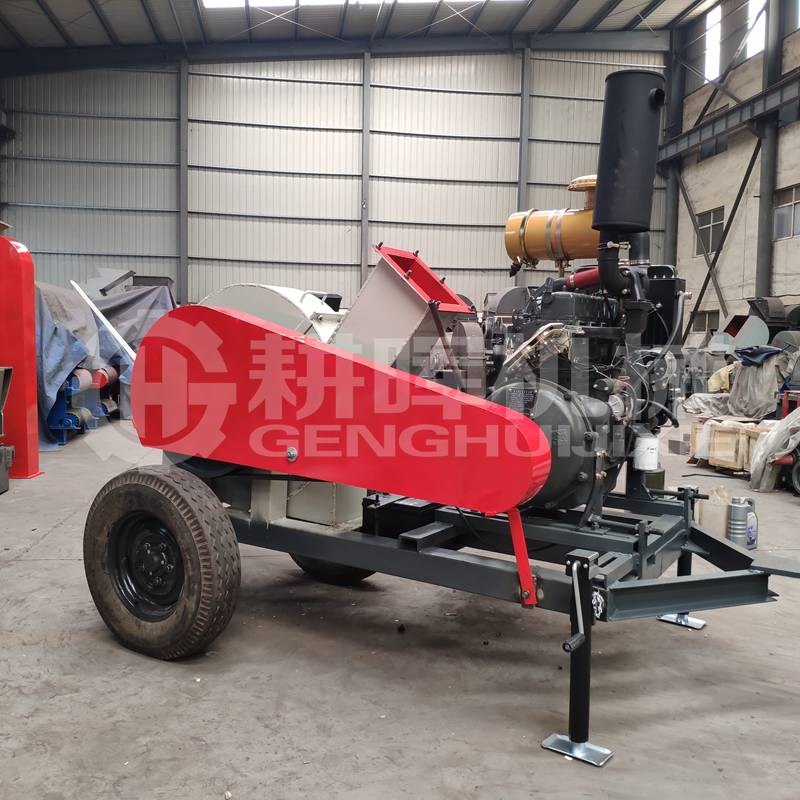 水平進(jìn)料移動(dòng)柴油樹枝切片機(jī)下進(jìn)口移動(dòng)柴油樹