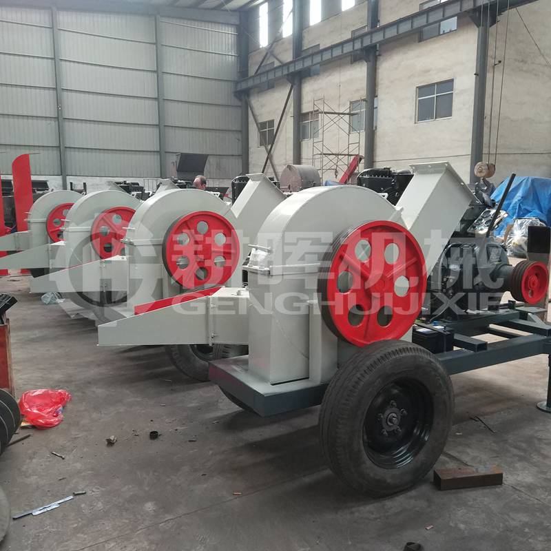 水平進(jìn)料移動(dòng)柴油樹枝切片機(jī)下進(jìn)口移動(dòng)柴油樹