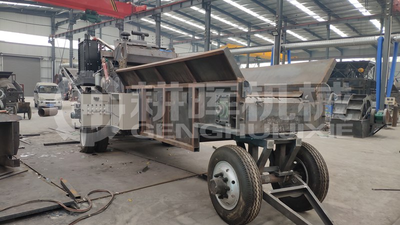 大型移動柴油綜合樹枝粉碎機大型移動柴油樹枝
