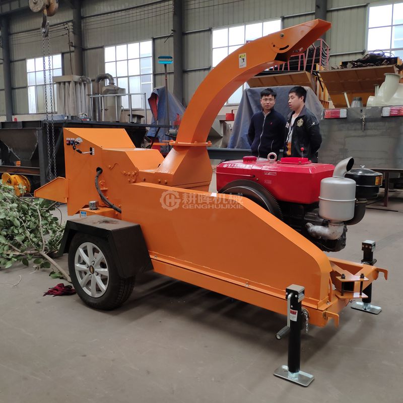 小型移動柴油碎木機視頻現場