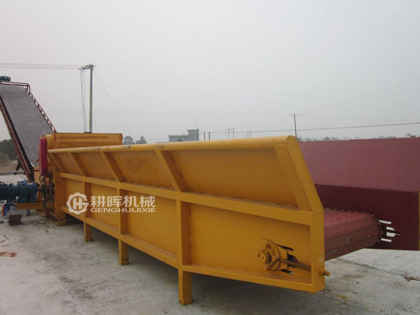 大型木板破碎機抓機上料木板破碎機鏟車喂料木