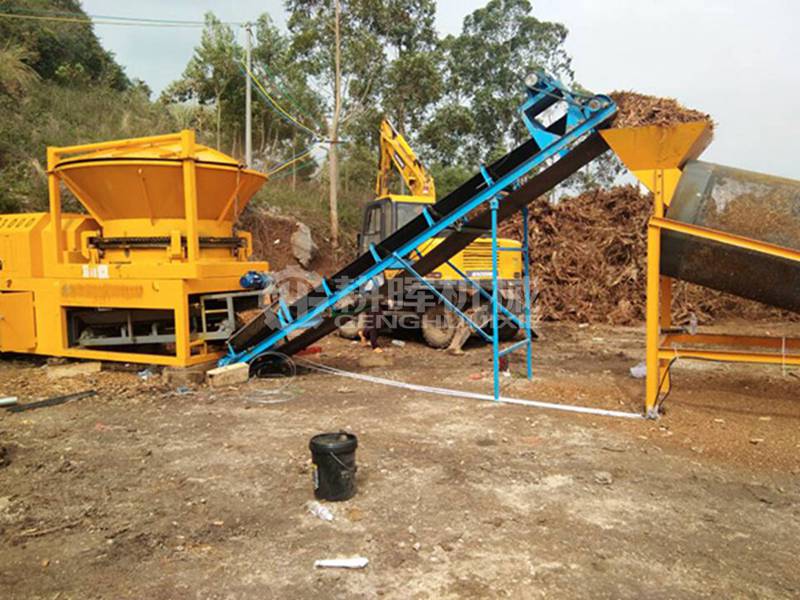 圓盤樹根粉碎機現場