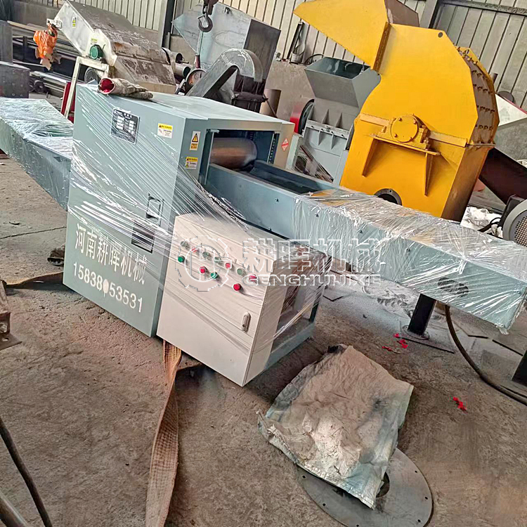 石墨氈切斷機(jī) 棉纖維剪切機(jī) 保溫棉粉碎機(jī)